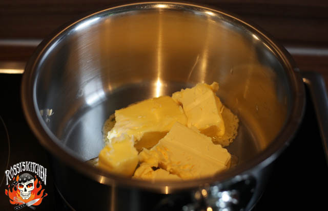 Die Butter in einen Topf oder Sauteuse geben...