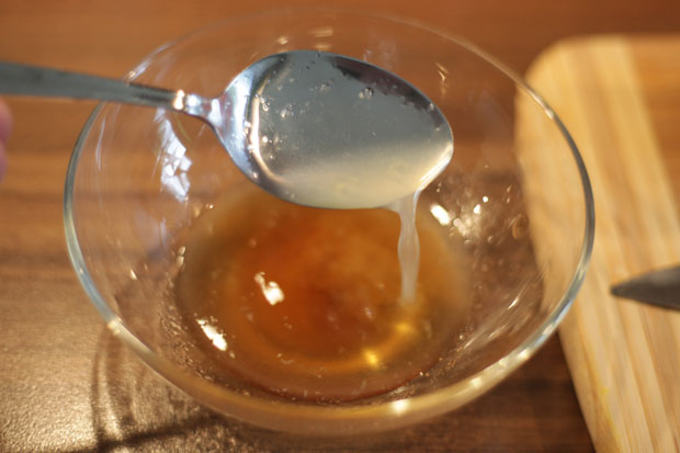 und Limettensaft mischen und mixen bis sich der Zucker aufgelöst hat. Nun alle Zutaten mit der Marinade in einer Schssel mischen und anrichten...