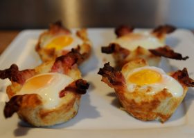 Toast Muffins mit Speck und Ei