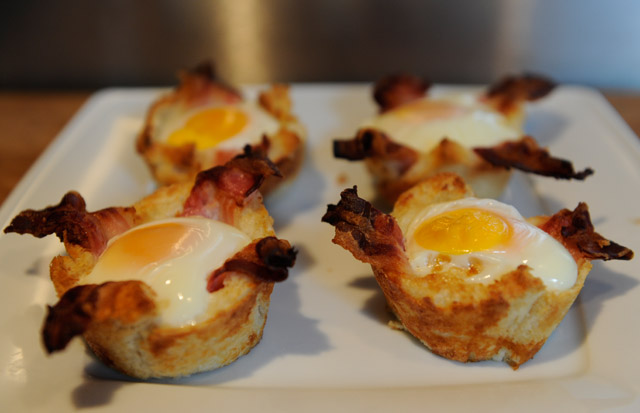 Toast Muffins mit Speck und Ei | Rossiskitchen